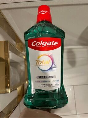 Colgate Total Spearmint Mouthwash — Fresh Green Spearmint